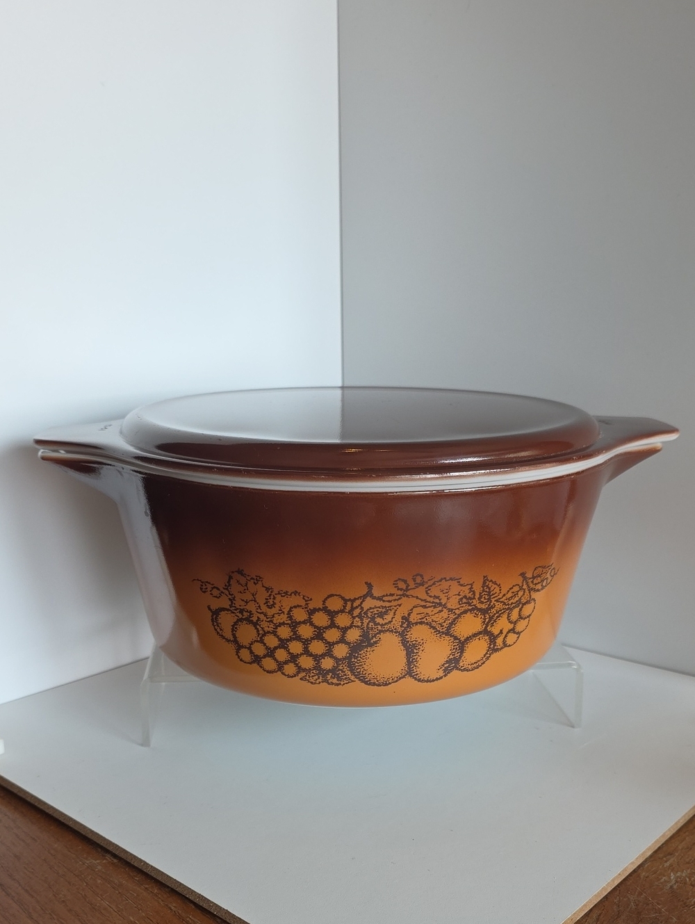 Vintage Pyrex Old Orchard Baking / Casserole 476-B  2½ OT. Bowl With Lid